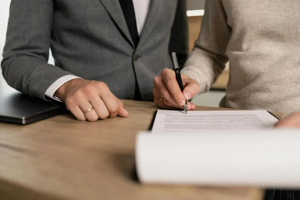 Signature d'un acte de vente immobilière